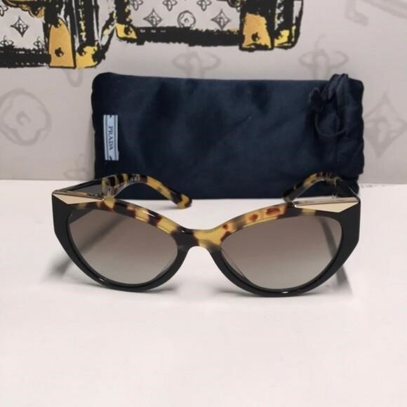 New Authentic Prada Tortoise and Black Women's Sunglasses PR03W 01M-0A7 - Picture 7 of 12